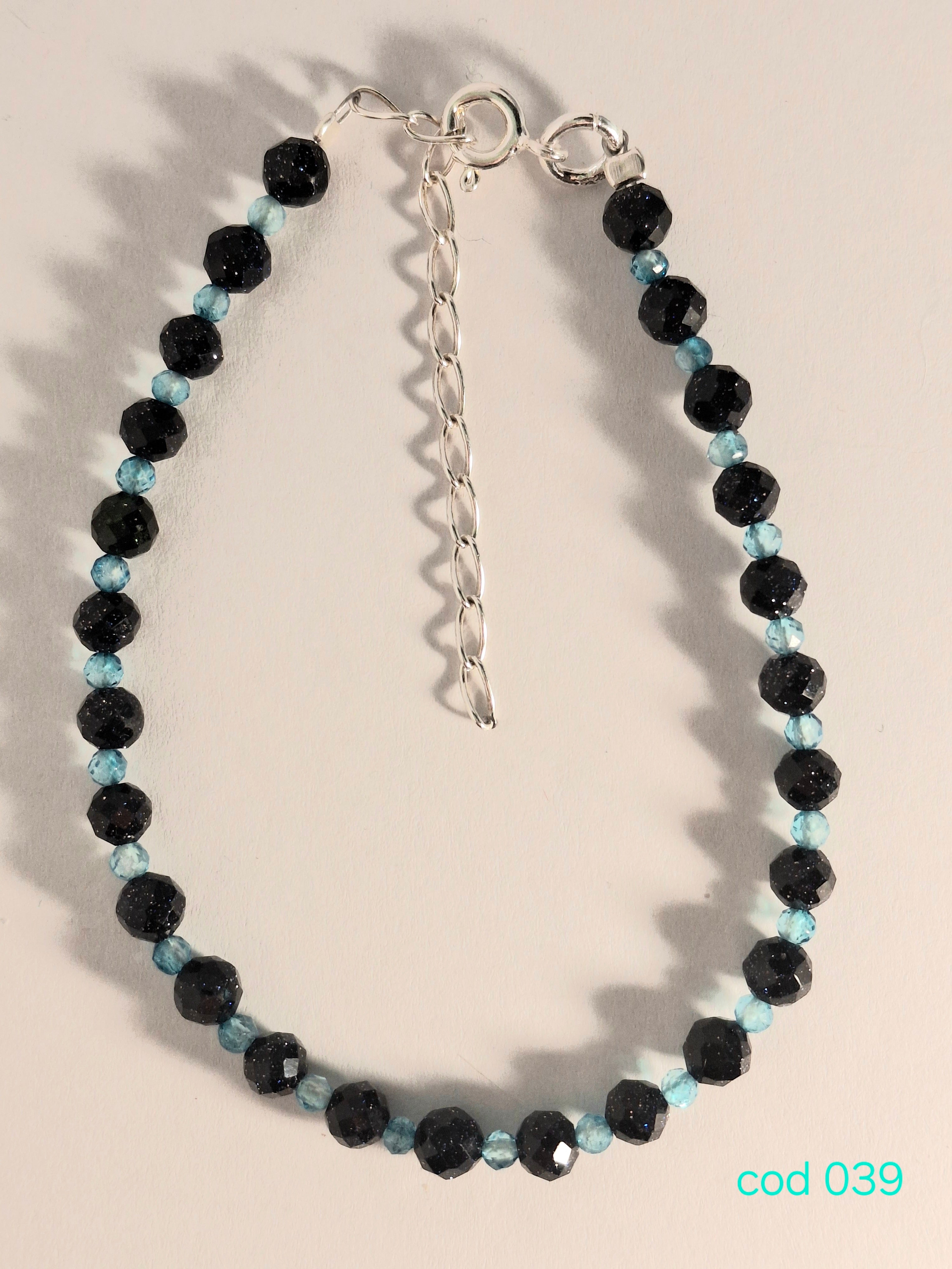 Bratara handmade din pietre pretioase (Topaz) si pietre sintetice in argint 925 (Cod 039)