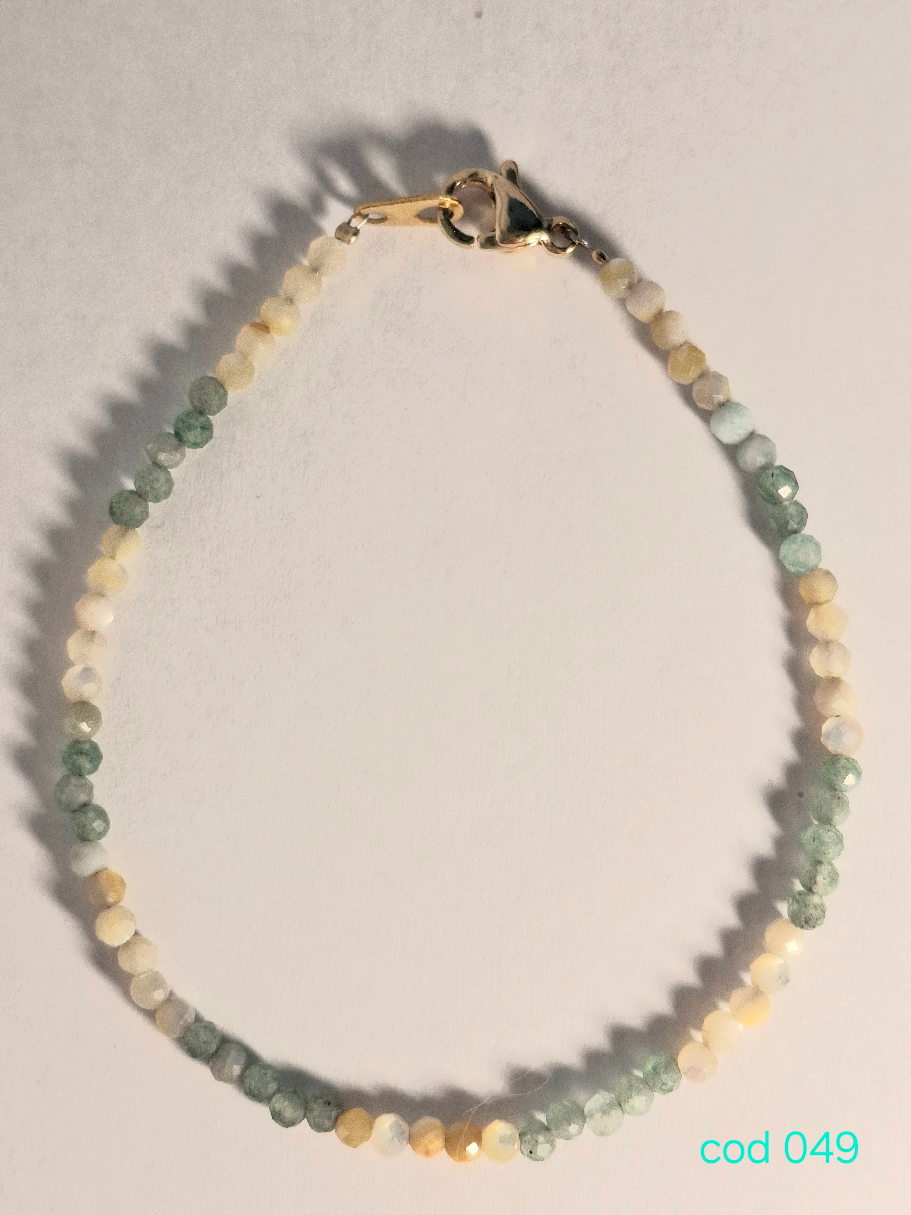 Bratara handmade din pietre semipretioase, Jad si Sidef, in Inox auriu (Cod 049)