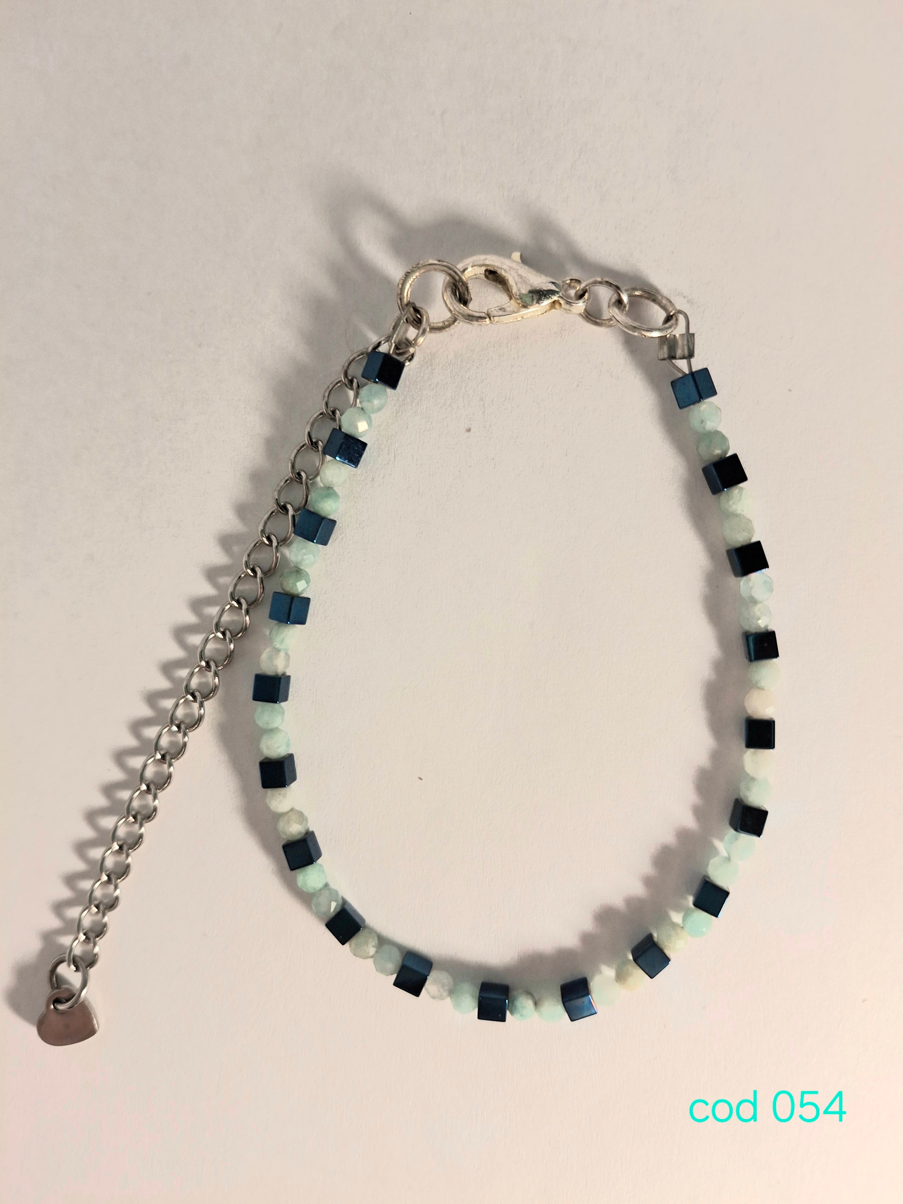 Bratara handmade din Pietre semipretioase, Acvamarin si Hematit electroplacat, in Inox argintiu (Cod 054)